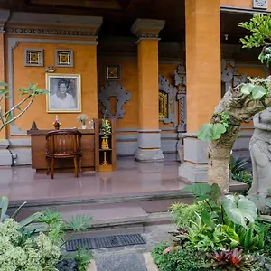 Desak Putu Putra , Ubud Indonésie